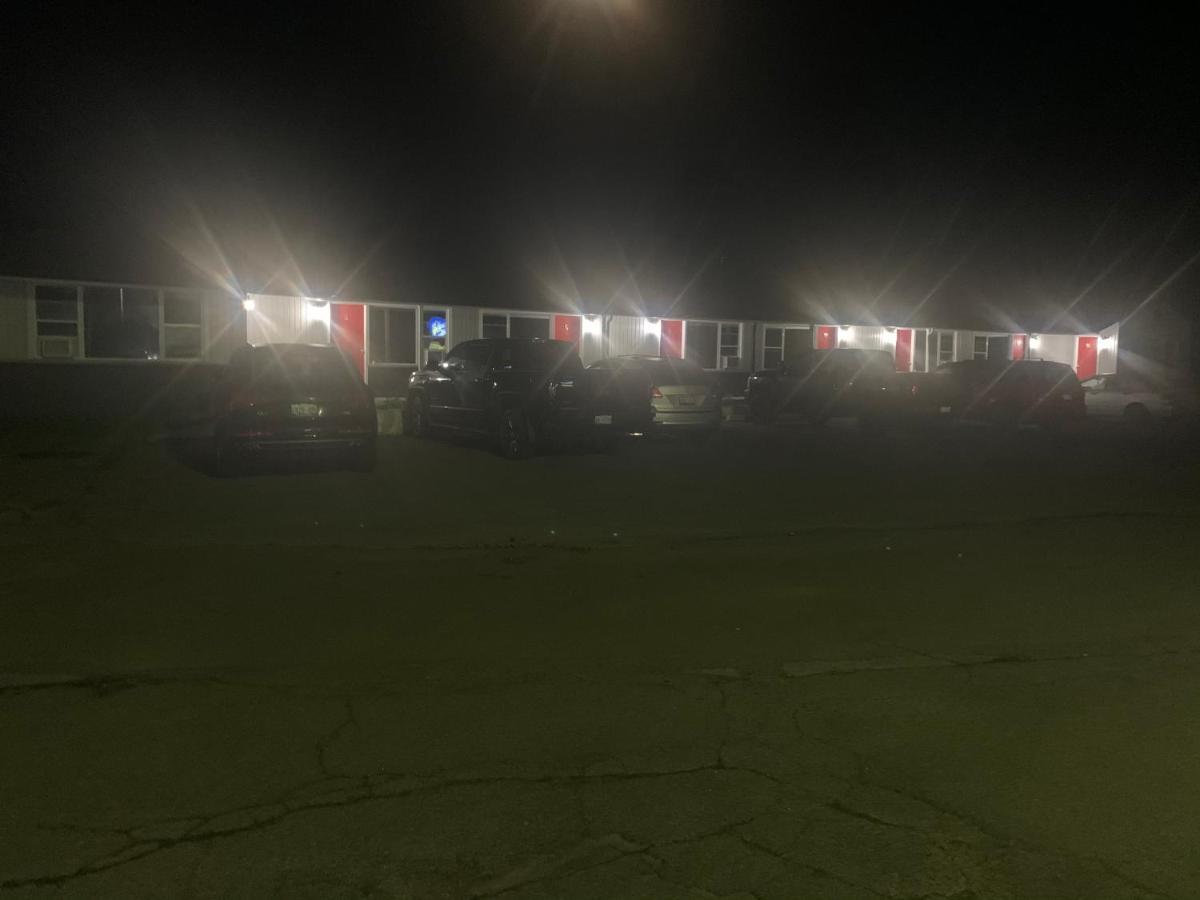 Nites Inn Motel Cornwall Zewnętrze zdjęcie